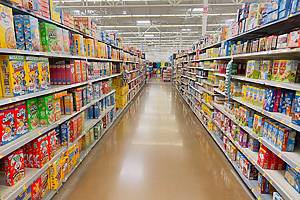 San Jose, CA - May 30, 2022: Supermarket view of long dry goods isle with no people in view.