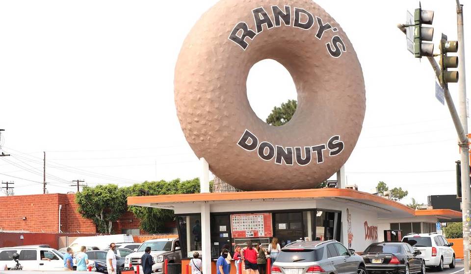 After 73 Years, LA&#8217;s Iconic Randy&#8217;s Donuts Is Finally Touching Down In NYC This Winter