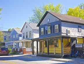 Cette adorable ville fluviale du nord de l&rsquo;État de New York ne compte que 1 000 habitants &#8211; et son nom à l&rsquo;envers est « I-L-O-V-I-T ».