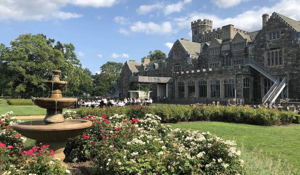 De duurste plek om te wonen in New York is dit kleine gehucht aan het water op Long Island