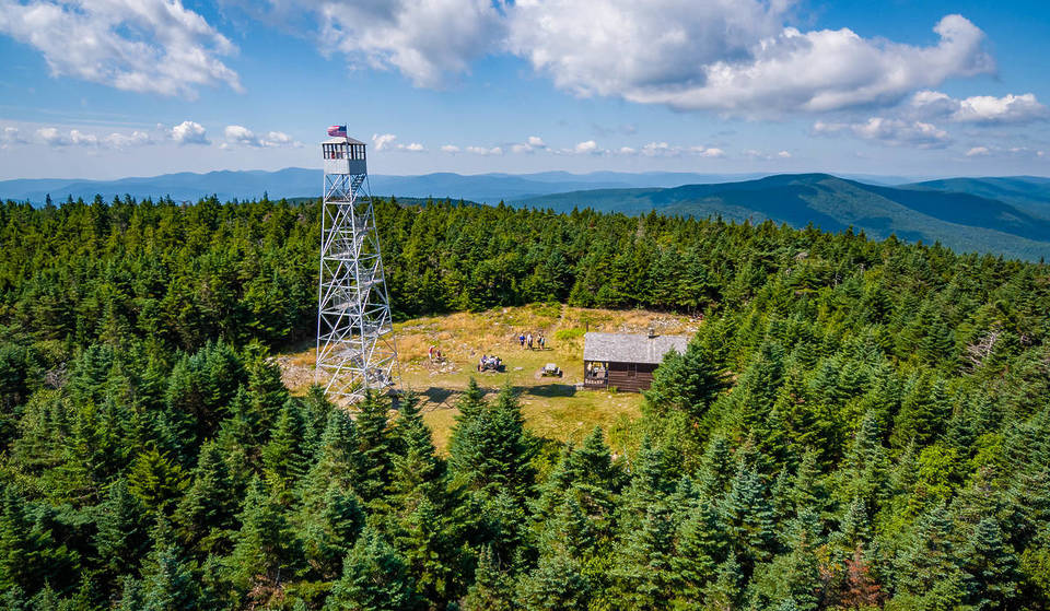 The Highest Fire Tower In Upstate NY Is Only 2 Hours From NYC — With A Rare 360° View That Can Spot The Manhattan Skyline