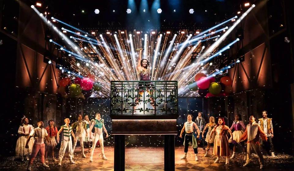 ‚&amp; Juliet’s‘ 3. Jahrestag: Das erfolgreiche Broadway-Musical hat eine neue Hymne von Ariana Grande aufgenommen