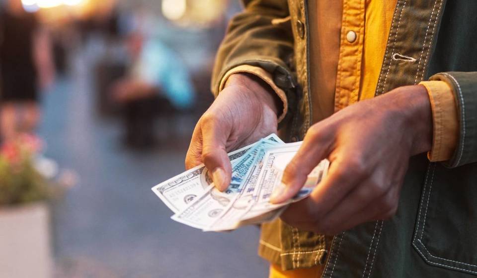 Ein neuer Gesetzesentwurf könnte den Mindestlohn in NYC auf 30 Dollar erhöhen – hier ist, was du wissen solltest