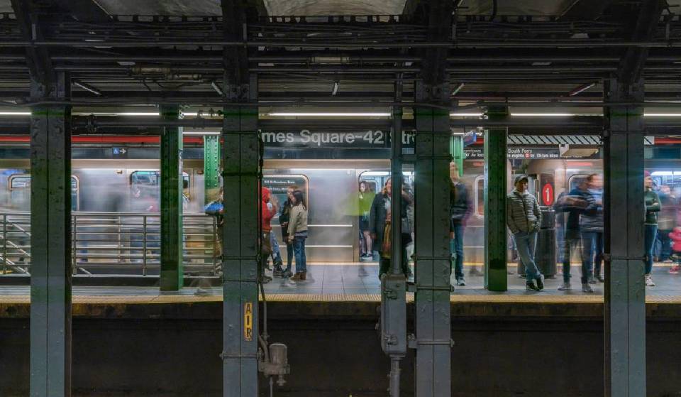 El metro de Nueva York presenta las principales mejoras para 2026: andenes más luminosos, 2.600 toneladas de basura retiradas y una remodelación de 472 estaciones