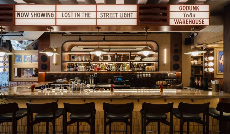 Een met Michelin bekroonde chef-kok heeft zojuist een authentiek Thais streetfoodrestaurant geopend in NYC – met geliefde klassiekers en zeldzame regionale gerechten