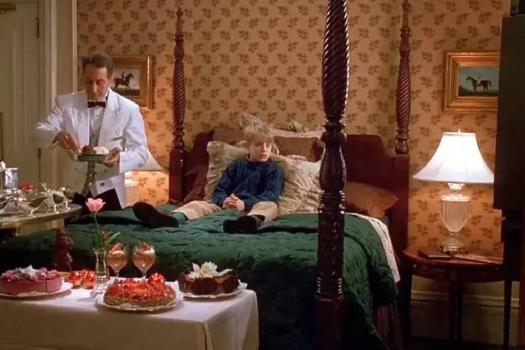 Sie können jetzt in Kevin McCallisters Plaza Hotel Suite übernachten – zusammen mit einer Limousinenfahrt zum Rockefeller Center, einem dekadenten Eisbecher und mehr