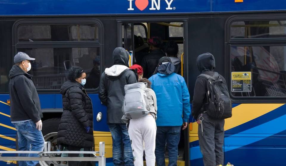 A MTA está colocando inspetores de tarifas nos ônibus de Nova York para combater a evasão de tarifas no “estilo europeu