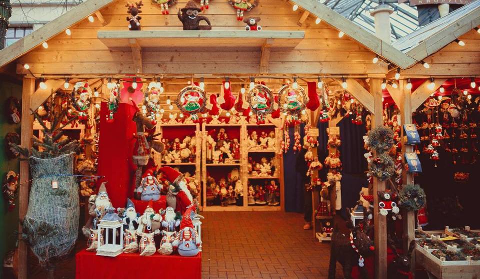 Penn Station Is Debuting Its First-Ever Holiday Market This Week — Four Days Of Vintage Finds, Vinyl, & Artisan Goods