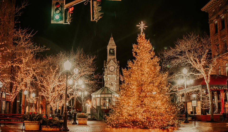 Un pequeño pueblo del norte del estado de Nueva York llamado «La Ciudad de Cristal» es uno de los mejores pueblos navideños de EE.UU.