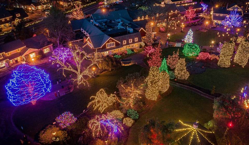 This Christmas River Town Near NYC is ‘America’s Real-Life Hallmark Movie Set’ — With North Pole Train Rides & A Million-Bulb Light Village