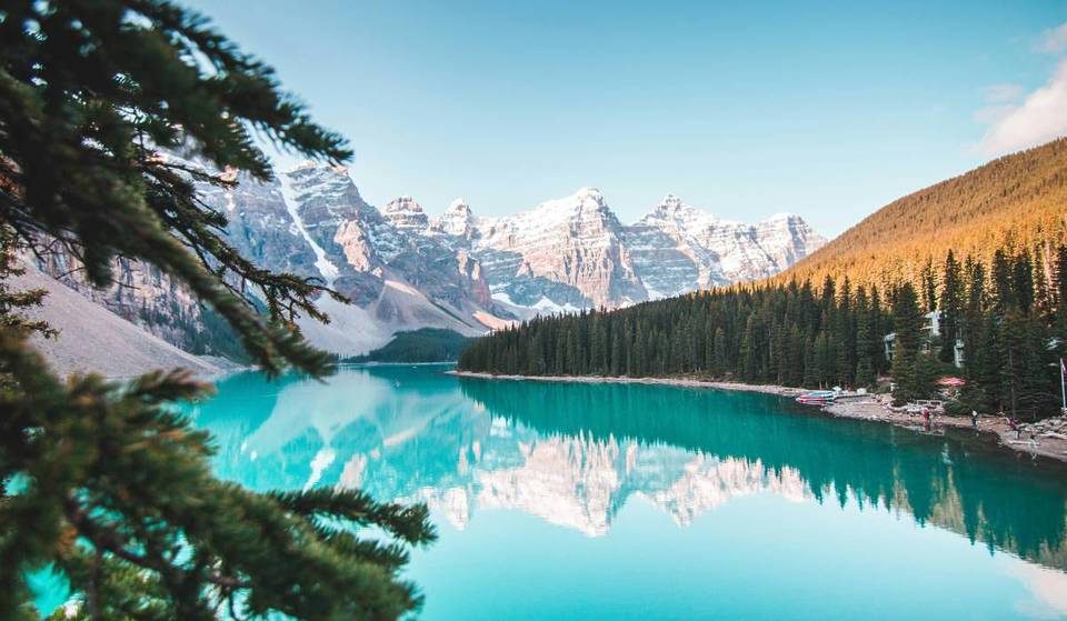 Dit ‘juweel van de Alpen’ is zojuist uitgeroepen tot een van de beste bestemmingen voor 2026 – met warmwaterbronnen, wilde grizzly’s en elanden, en een skiseizoen van 7 maanden