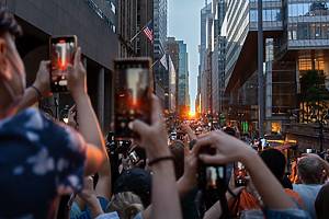 Manhattanhenge Street Focus Camera Crowd