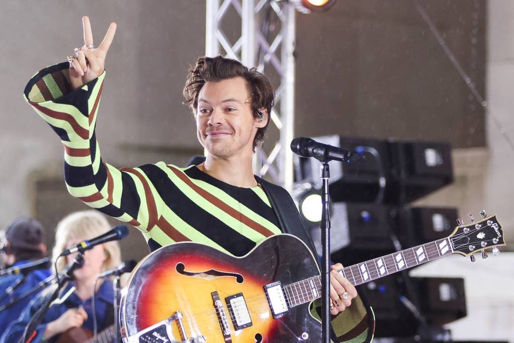 Un nuovo poster di Harry Styles è appena apparso in un angolo di SoHo con un messaggio criptico per i newyorkesi: ecco cosa potrebbe voler dire e perché NYC potrebbe avere il diritto di precedenza