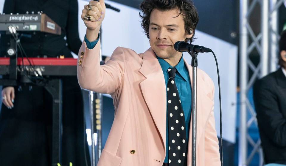 Harry Styles annonce son nouvel album « Kiss All The Time. Disco, Occasionally » alors que les rumeurs sur sa résidence au MSG vont bon train.