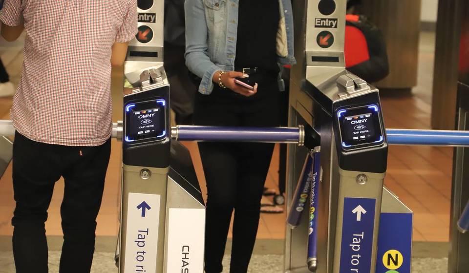 La plus grande extension jamais réalisée des réductions sur les transports en commun à New York permettra à 1,3 million d’usagers de bénéficier de tarifs à moitié prix