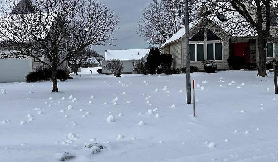 Grande tempestade de inverno provoca fenômeno raro de neve no norte do estado de Nova York