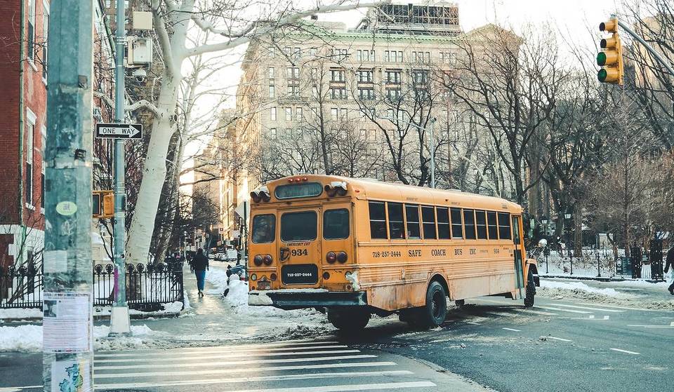 Le scuole di New York riprendono le lezioni in presenza questo martedì dopo che la tempesta di neve del fine settimana ha ricoperto la città di oltre 30 cm di neve