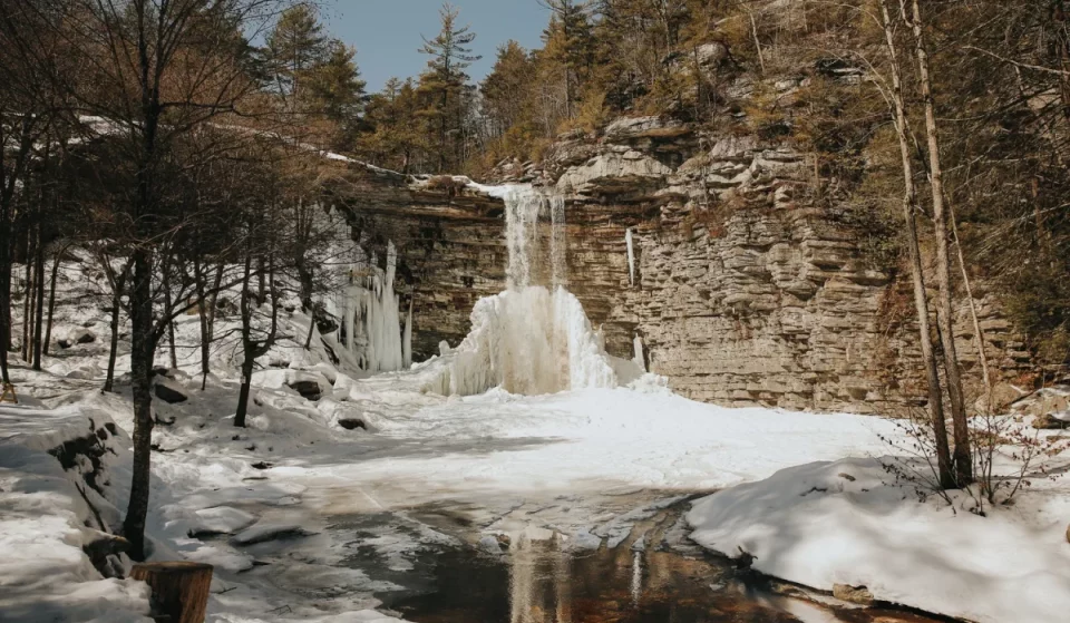 El cristalino lago de montaña escondido de Nueva York es el oasis invernal perfecto, a solo dos horas de la ciudad.