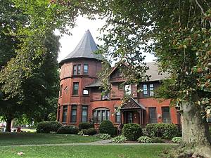 2048px-140_Bassett_Street,_New_Britain_CT