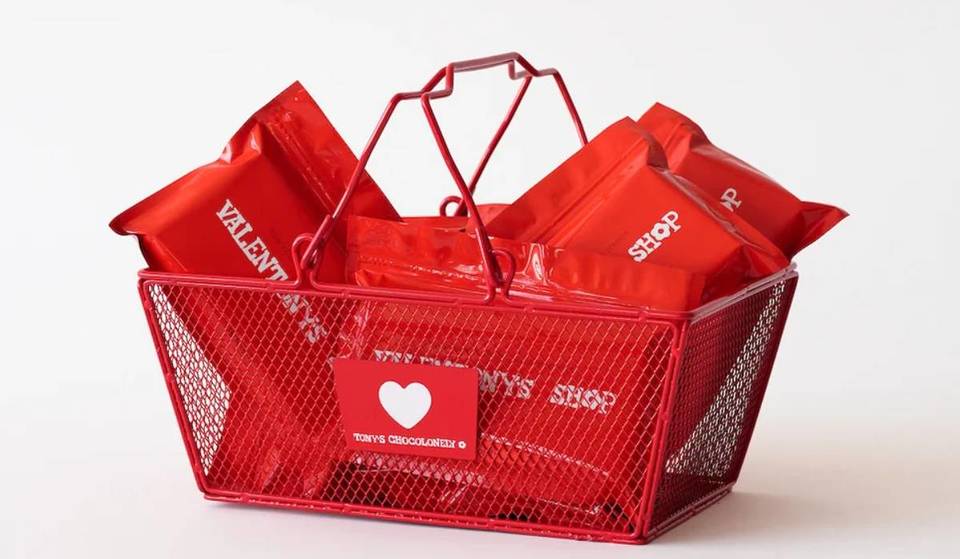 Dieses virale Pop-up-Event zum Valentinstag in NYC kombiniert CJ Hendrys virale Designs mit Schokolade für nur ein Wochenende – und alles kostet nur 1 Dollar.