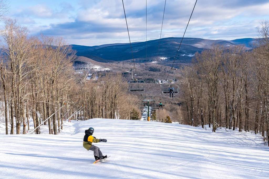 Only 2 Hours From NYC: This Low-Key Catskills Winter Mountain Has The Longest Ski Season in NY