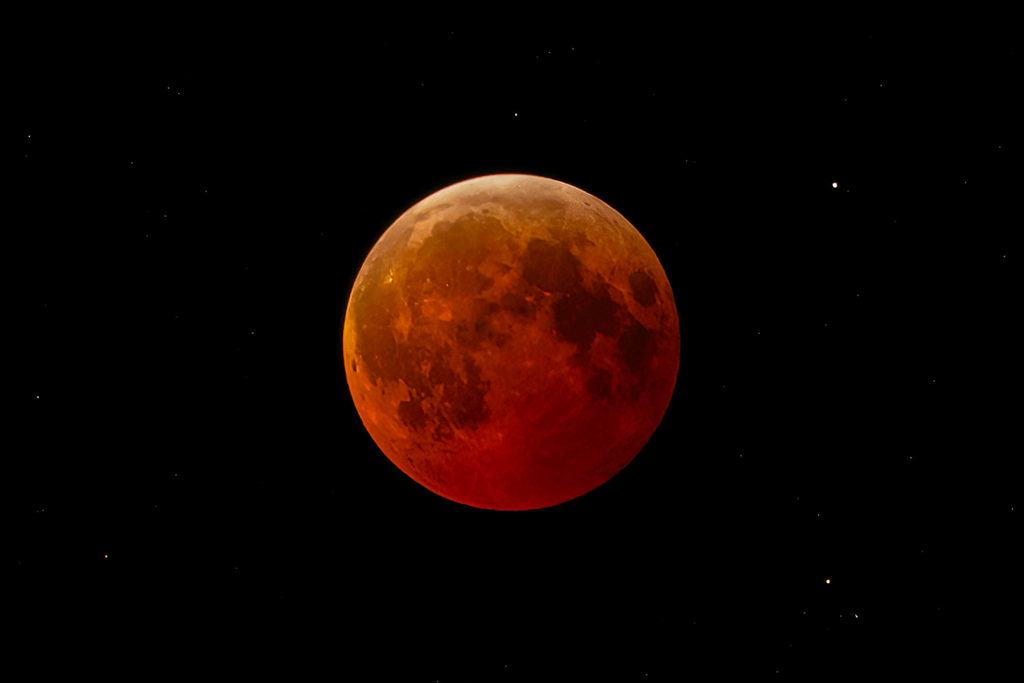 A Rare Blood Moon Total Lunar Eclipse Is Coming To Nyc This Tuesday 3