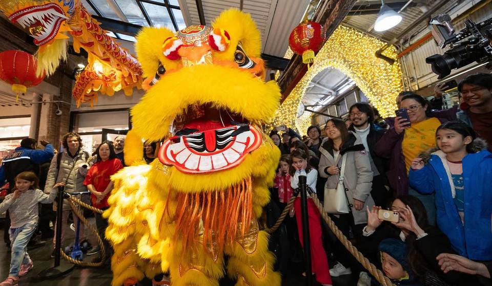 Guide ultime du Nouvel An lunaire 2026 à New York — Défilés, fêtes et où manger pour l&rsquo;année du Cheval