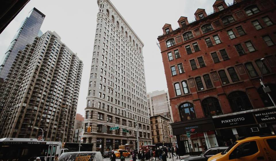 Combien faut-il gagner pour faire partie de la classe moyenne à New York ? Cette nouvelle étude de 2026 a la réponse.