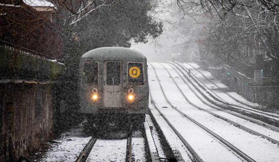 Seuls 3 trains circulent normalement en ce moment à cause de cette tempête de neige historique — Voici ce qu&rsquo;il faut savoir