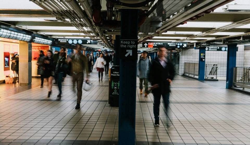 New York City hat gerade die sichersten ersten fünf Monate eines Jahres seit Beginn der Aufzeichnungen erlebt – mit historisch niedrigen Kriminalitätsraten in der U-Bahn, auf den Straßen und darüber hinaus