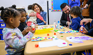 Governor Kathy Hochul and nyc mayor zohran mamdani with nyc students