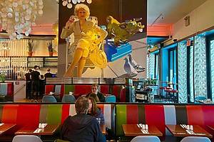 Elmo Restaurant and Lounge