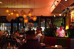 Elmo Restaurant and Lounge