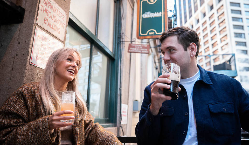 Deze bekroonde FiDi-bar viert St. Patrick’s Day op een nieuwe manier met een ‘geen groen bier’-beleid