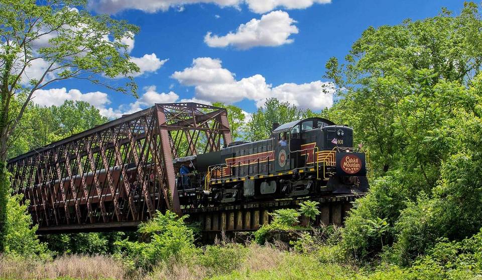 This $20 Vintage Train Ride in Upstate NY’s Catskills Returns This May — It’s A Scenic Time Capsule That Winds Through 1600s Farmlands &amp; Mountain Forests