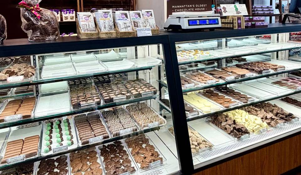 De oudste chocolatier van NYC is officieel geopend in deze legendarische 130 jaar oude markt in Brooklyn