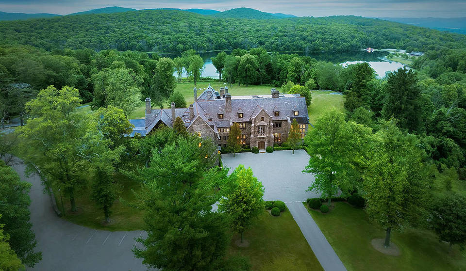 This 1902 Lakefront Mansion is New York’s Best Wellness Retreat — With Guided Forest Hikes &amp; a 5,000-Square-Foot Solarium