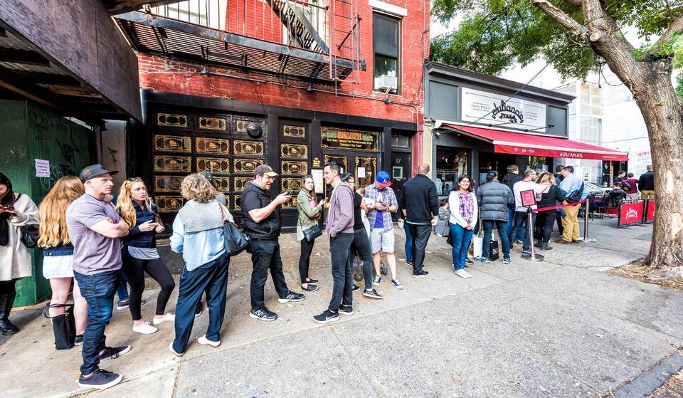 Cet outil en ligne suit les files d’attente les plus longues de New York en temps réel pour que tu ne perdes pas des heures à attendre