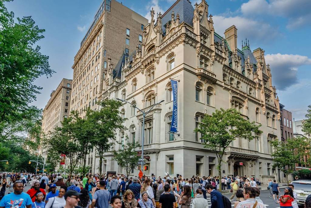 people outside of NYC's The Jewish Museum _ Museum Mile Festival