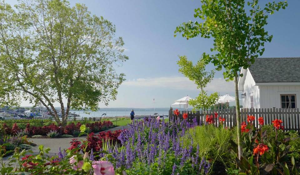 Over 35,000 Tulips &amp; Daffodils Are About To Hit Peak Bloom At This Upstate Michelin-Recognized Lake House — And Free Garden Tours Kick Off This May