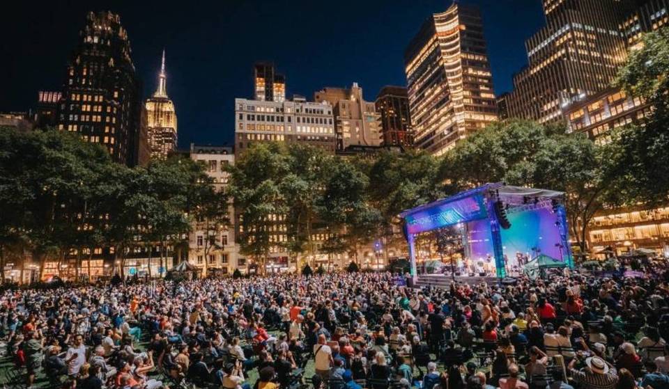 Der Bryant Park hat gerade sein „Picnic Performance“-Programm für 2026 vorgestellt – hier sind alle kostenlosen Konzerte unter dem Sternenhimmel, die du diesen Sommer erleben kannst