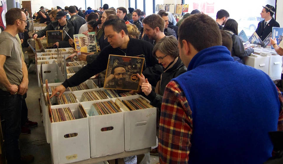 Uma das maiores feiras de discos gratuitas de Nova York reabre no próximo fim de semana em um novo local “underground”