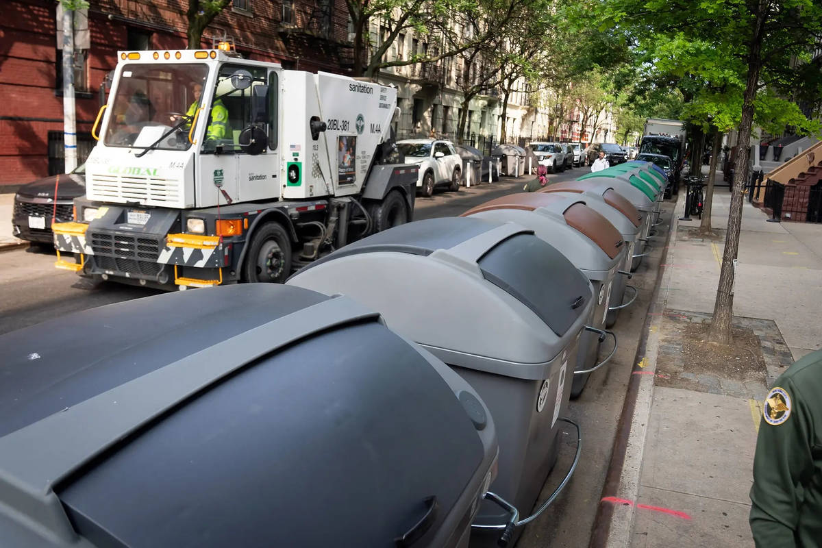 Nueva York convertirá 6500 plazas de aparcamiento en contenedores de ...