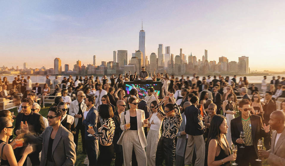 Questo locale esclusivo con vista sullo skyline punta tutto sui Mondiali con DJ internazionali e oltre 20 feste curate nei minimi dettagli
