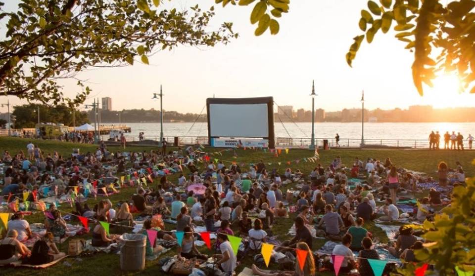 Il programma dei film estivi gratuiti 2026 dei parchi di New York è qui — La tua guida ufficiale alle proiezioni sotto le stelle