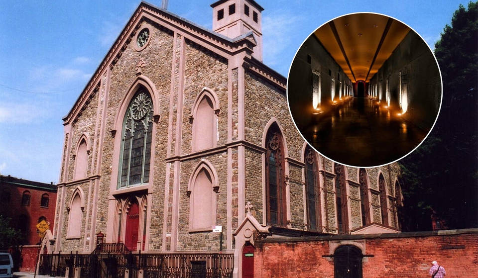 Die einzigen katholischen Katakomben in NYC verbergen sich direkt unter den Straßen von Nolita und bieten eine 80-minütige Tour bei Kerzenschein sowie 200 Jahre verbotene Geschichte