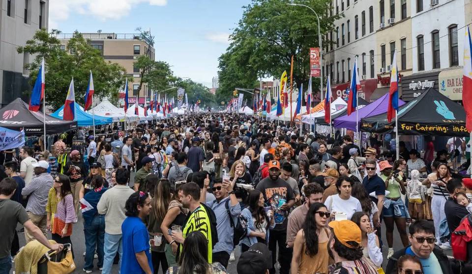 18 Blocks von Brooklyns „coolster Straße“ werden diesen Sonntag für ein riesiges Open-Air-Festival gesperrt – und ziehen mit Live-Musik, Straßenkunst, seltenen Kunstschätzen und vielem mehr mehr als 60.000 Besucher an