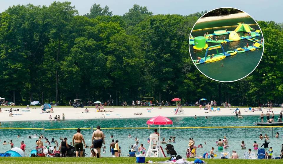 Dit afgelegen toevluchtsoord van 178 hectare ligt verscholen in een bergbos op slechts 1 uur rijden van NYC – met witte zandstranden en een enorme drijvende hindernisbaan