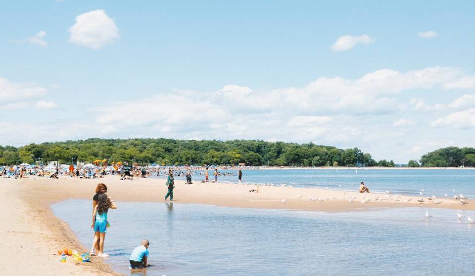 Nach 17 Jahren eröffnet NYC an diesem Wochenende endlich den riesigen, 140.000 Quadratfuß großen Strandpavillon an seiner „Bronx Riviera“