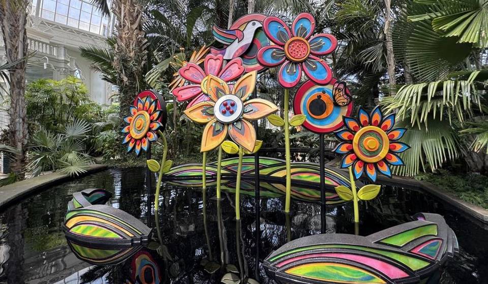 La «excursión veraniega más alegre» de Nueva York se esconde en el Bronx: es un oasis al estilo de los años 60 con enormes símbolos de la paz y furgonetas hippies vintage
